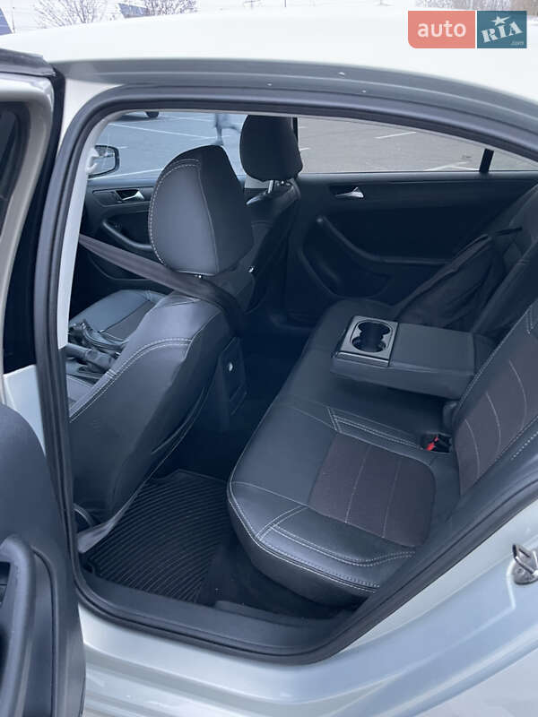 Седан Volkswagen Jetta 2011 в Києві фото 20 Седан Volkswagen Jetta 2011 в Києві