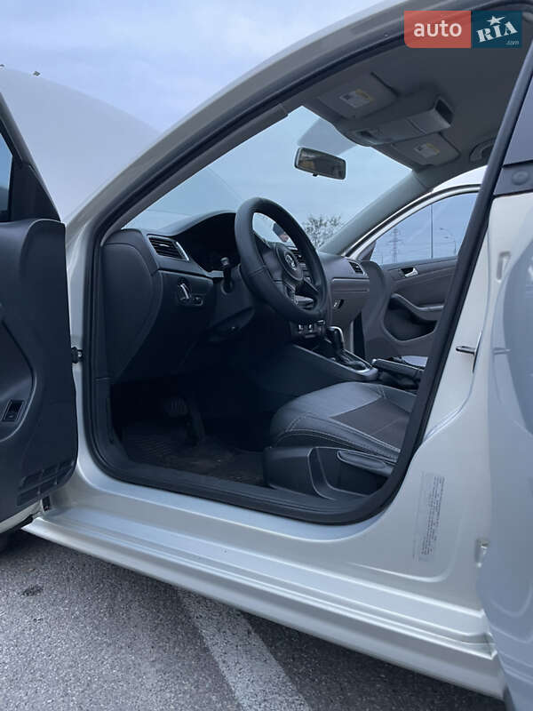 Седан Volkswagen Jetta 2011 в Києві фото 33 Седан Volkswagen Jetta 2011 в Києві