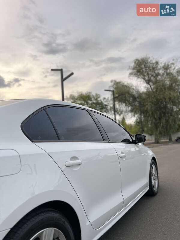 Седан Volkswagen Jetta 2016 в Нетешине