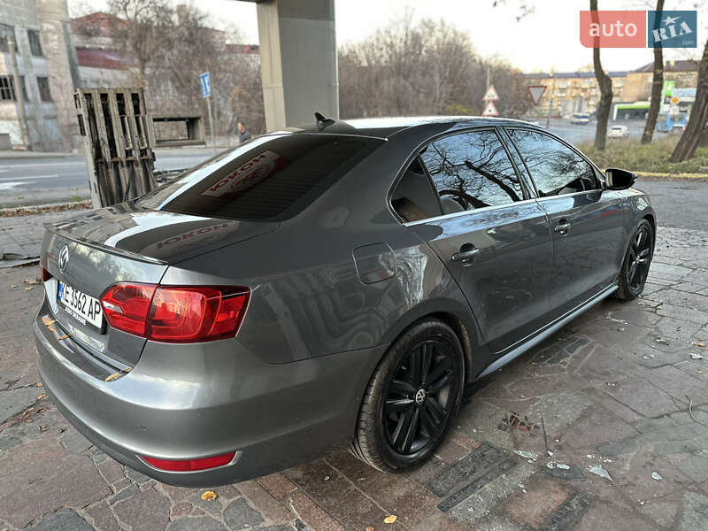 Седан Volkswagen Jetta 2011 в Днепре