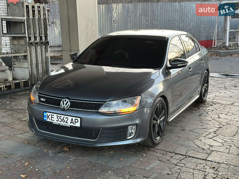 Седан Volkswagen Jetta 2011 в Днепре