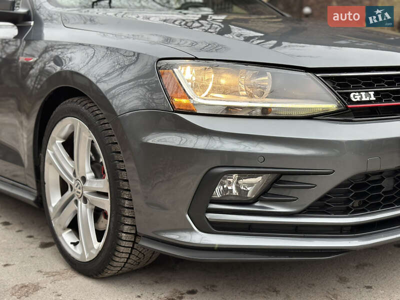 Седан Volkswagen Jetta 2017 в Києві