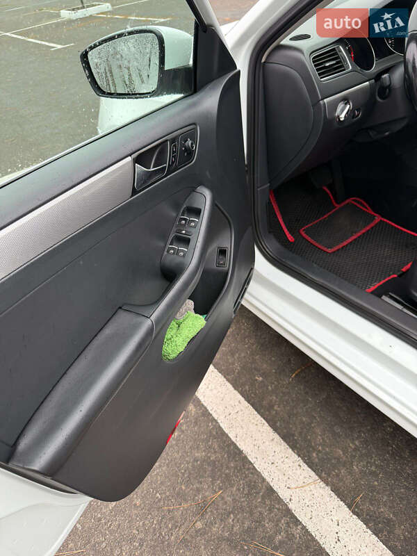 Седан Volkswagen Jetta 2015 в Одессе