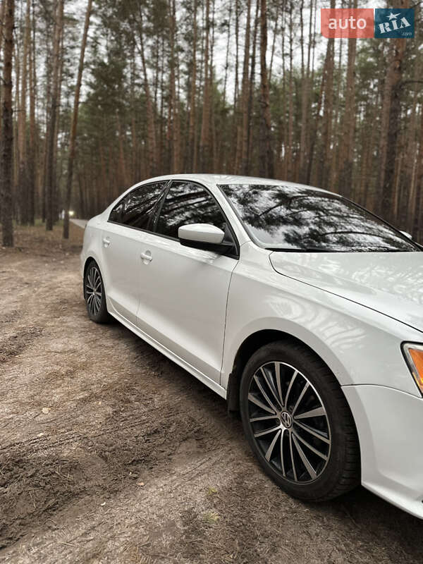 Седан Volkswagen Jetta 2016 в Полтаві