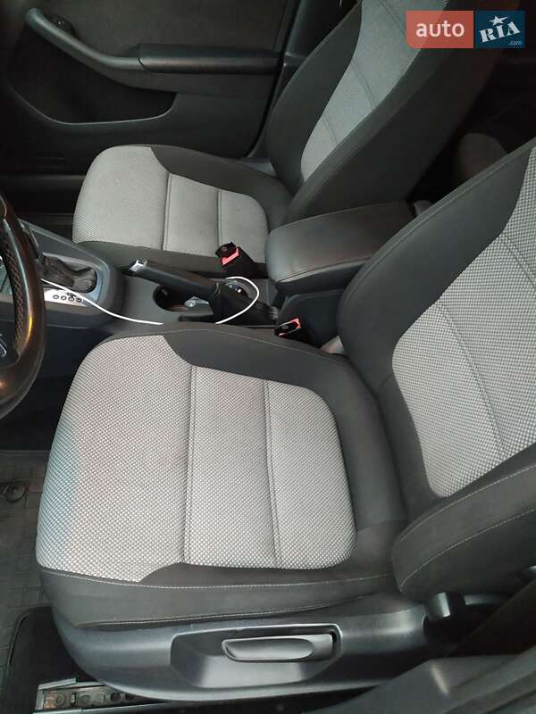 Седан Volkswagen Jetta 2013 в Тараще фото 21 Седан Volkswagen Jetta 2013 в Тараще