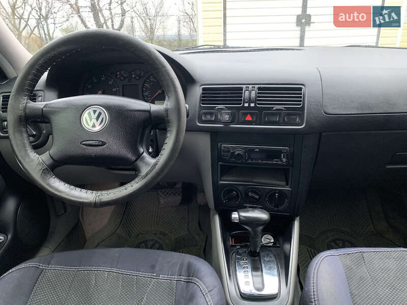 Седан Volkswagen Jetta 2003 в Хмельницком
