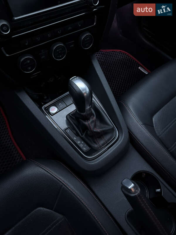 Седан Volkswagen Jetta 2016 в Запоріжжі фото 21 Седан Volkswagen Jetta 2016 в Запоріжжі