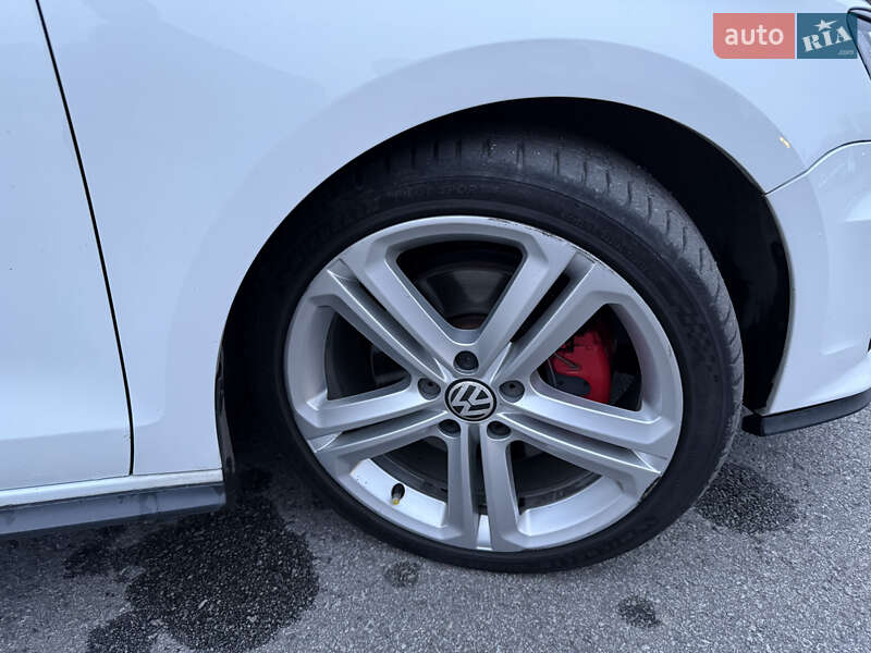 Седан Volkswagen Jetta 2016 в Запоріжжі фото 39 Седан Volkswagen Jetta 2016 в Запоріжжі