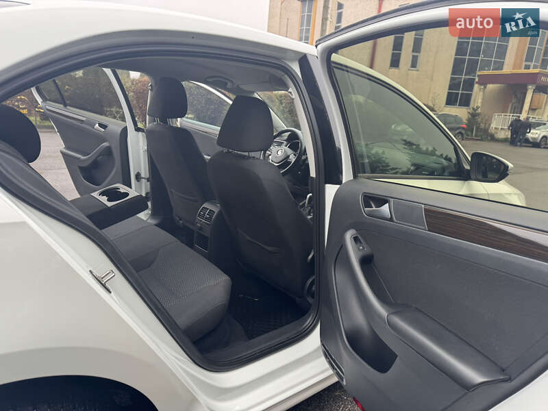 Седан Volkswagen Jetta 2015 в Тернополі фото 12 Седан Volkswagen Jetta 2015 в Тернополі
