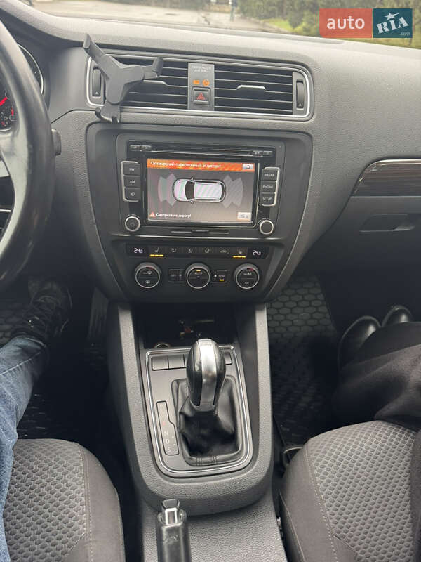 Седан Volkswagen Jetta 2015 в Тернополі фото 15 Седан Volkswagen Jetta 2015 в Тернополі