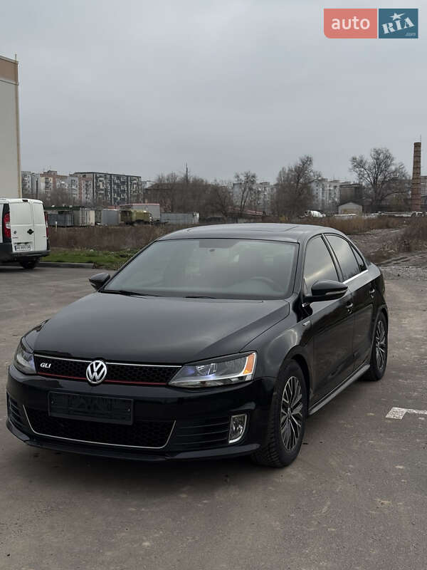 Седан Volkswagen Jetta 2014 в Днепре