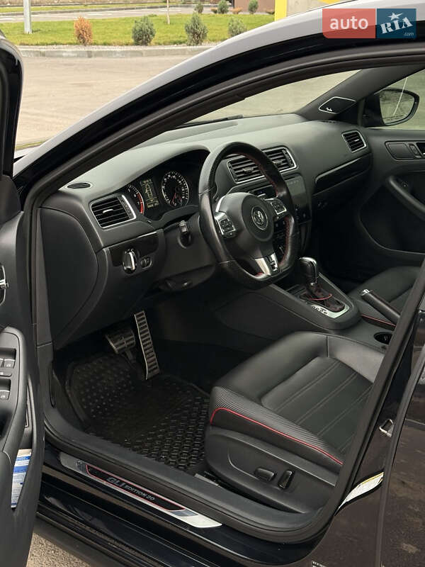 Седан Volkswagen Jetta 2014 в Днепре