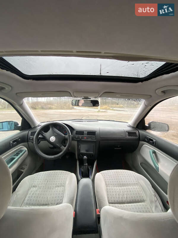 Седан Volkswagen Jetta 2003 в Чернігові