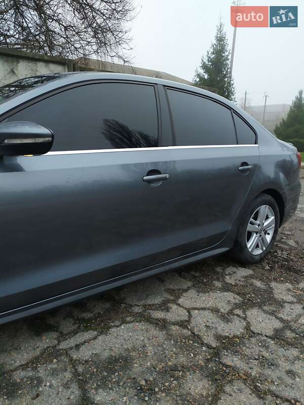 Седан Volkswagen Jetta 2013 в Тараще фото 40 Седан Volkswagen Jetta 2013 в Тараще