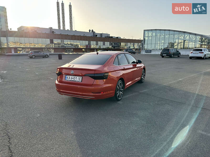 Седан Volkswagen Jetta 2019 в Киеве