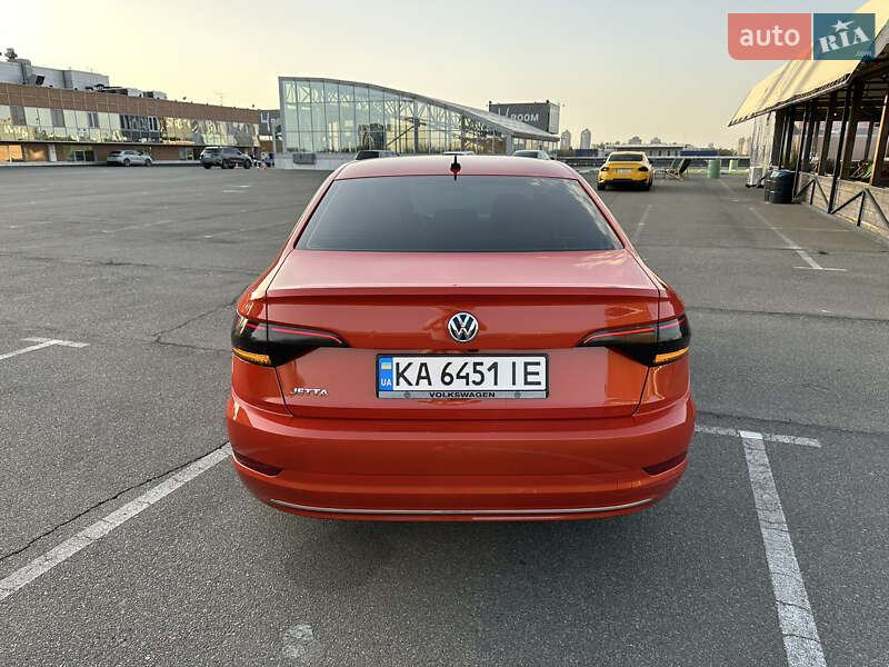 Седан Volkswagen Jetta 2019 в Киеве