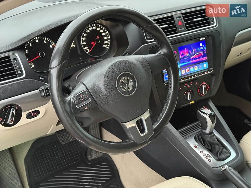 Седан Volkswagen Jetta 2013 в Киеве фото 31 Седан Volkswagen Jetta 2013 в Киеве