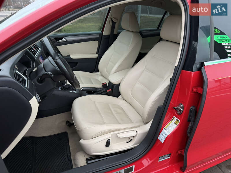 Седан Volkswagen Jetta 2013 в Киеве фото 33 Седан Volkswagen Jetta 2013 в Киеве