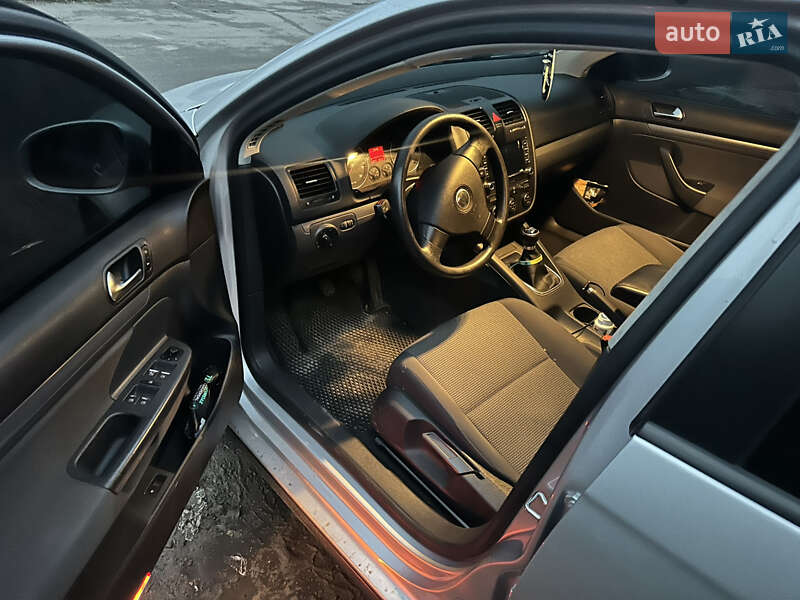 Седан Volkswagen Jetta 2006 в Києві фото 5 Седан Volkswagen Jetta 2006 в Києві