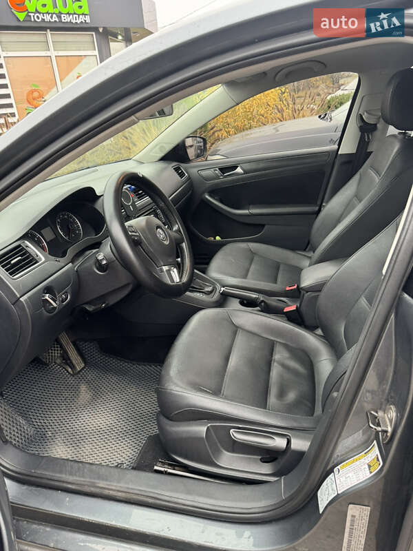 Седан Volkswagen Jetta 2011 в Киеве