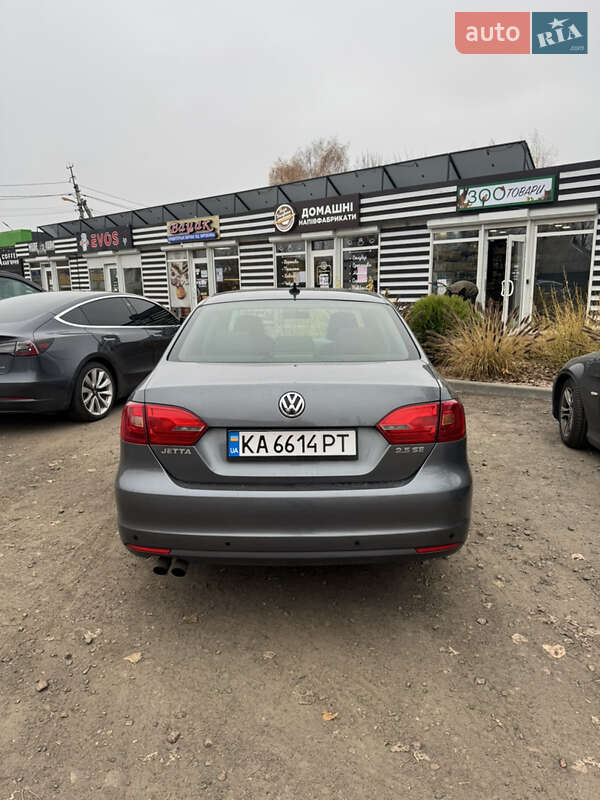 Седан Volkswagen Jetta 2011 в Киеве