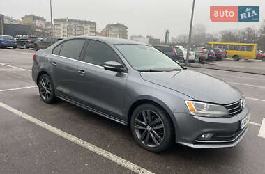 Седан Volkswagen Jetta 2015 в Киеве