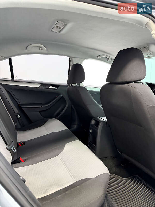 Седан Volkswagen Jetta 2017 в Одессе