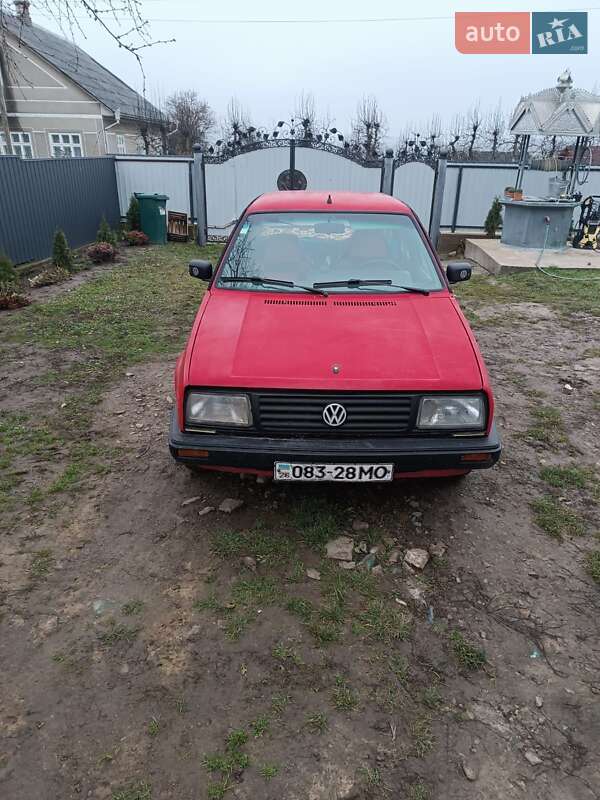 Седан Volkswagen Jetta 1985 в Кельменцях