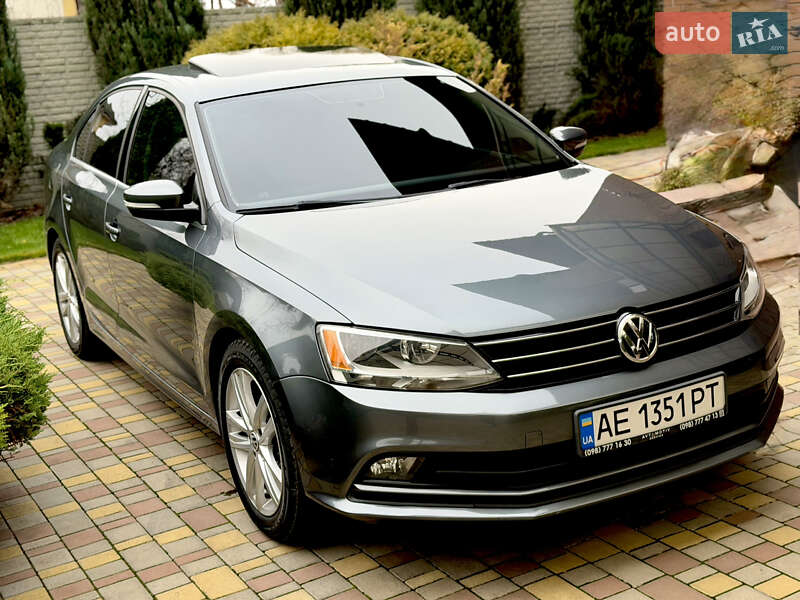 Седан Volkswagen Jetta 2015 в Дніпрі