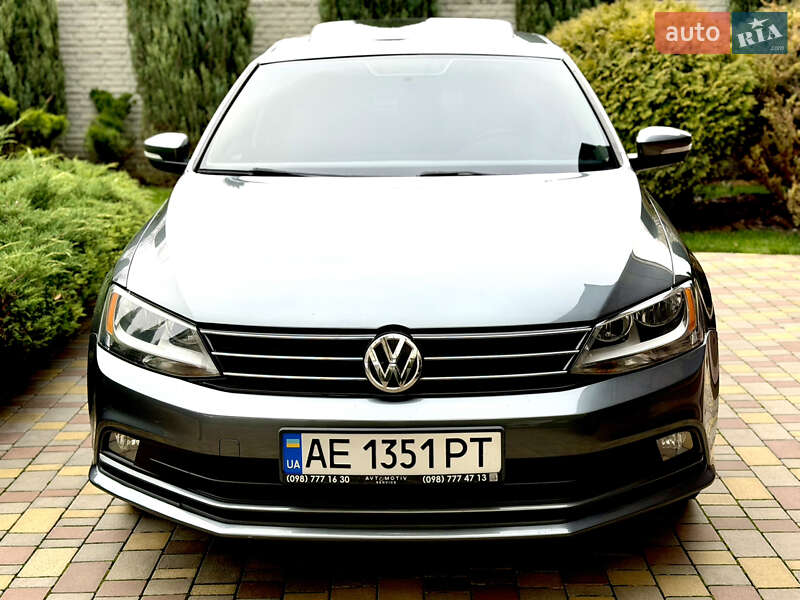 Седан Volkswagen Jetta 2015 в Дніпрі