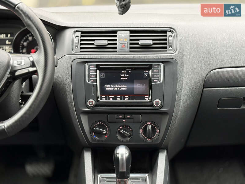 Седан Volkswagen Jetta 2015 в Киеве фото 11 Седан Volkswagen Jetta 2015 в Киеве