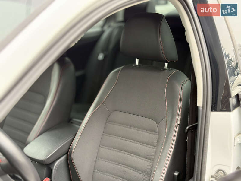 Седан Volkswagen Jetta 2015 в Киеве фото 24 Седан Volkswagen Jetta 2015 в Киеве