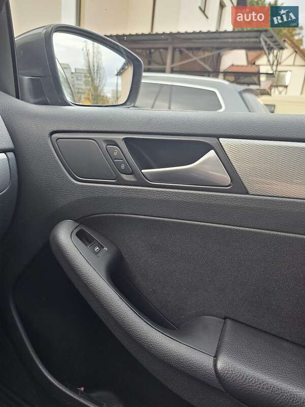 Седан Volkswagen Jetta 2016 в Черкассах