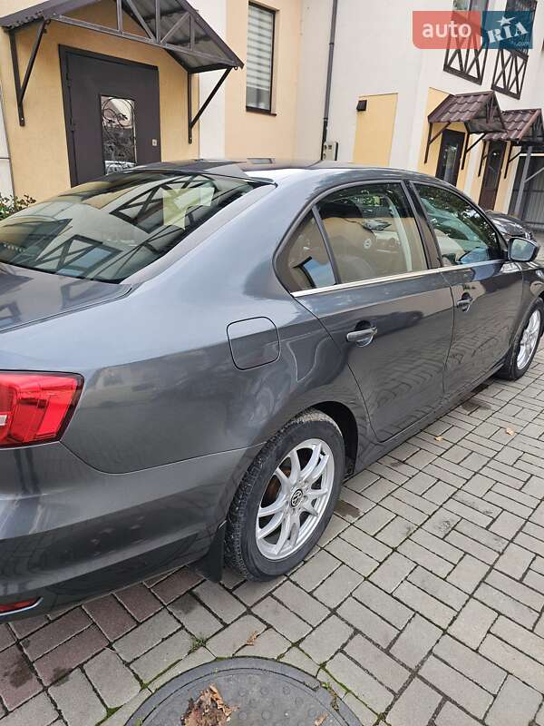 Седан Volkswagen Jetta 2016 в Черкассах