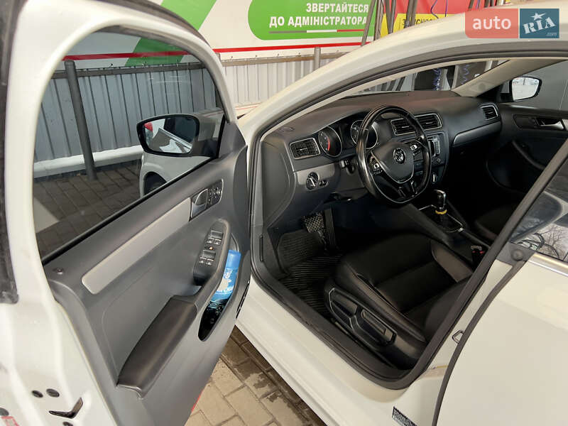 Седан Volkswagen Jetta 2014 в Александрие фото 8 Седан Volkswagen Jetta 2014 в Александрие