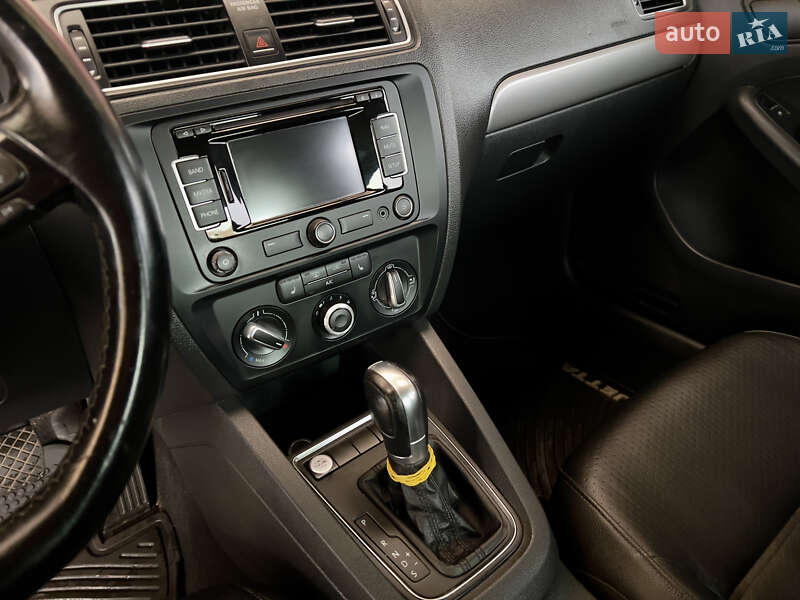 Седан Volkswagen Jetta 2014 в Александрие фото 11 Седан Volkswagen Jetta 2014 в Александрие