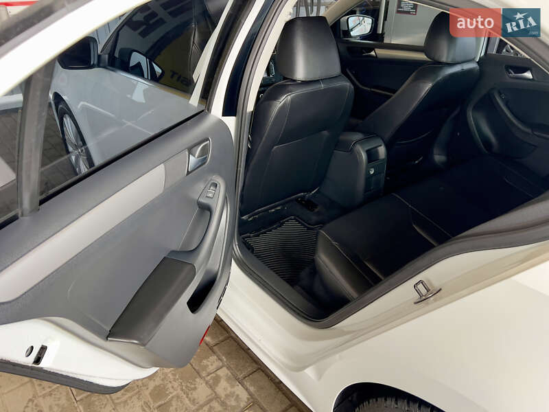 Седан Volkswagen Jetta 2014 в Александрие фото 13 Седан Volkswagen Jetta 2014 в Александрие