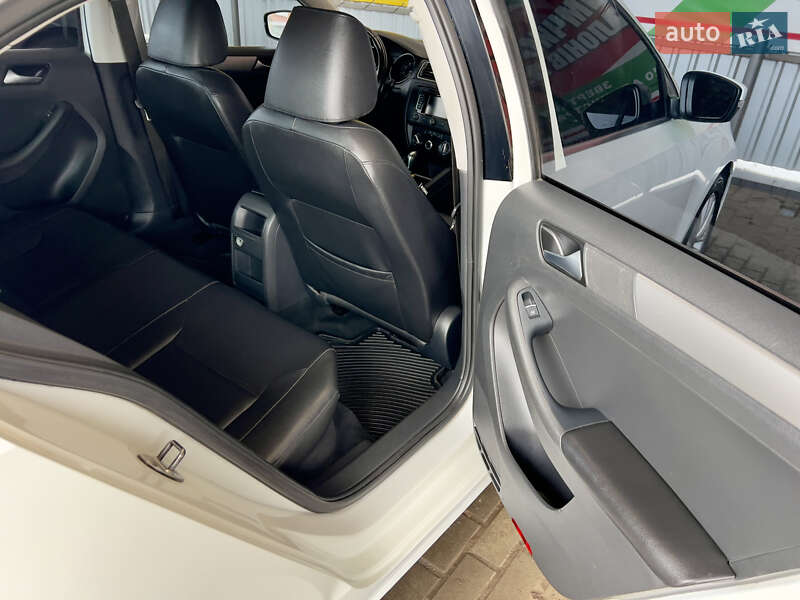 Седан Volkswagen Jetta 2014 в Александрие фото 15 Седан Volkswagen Jetta 2014 в Александрие