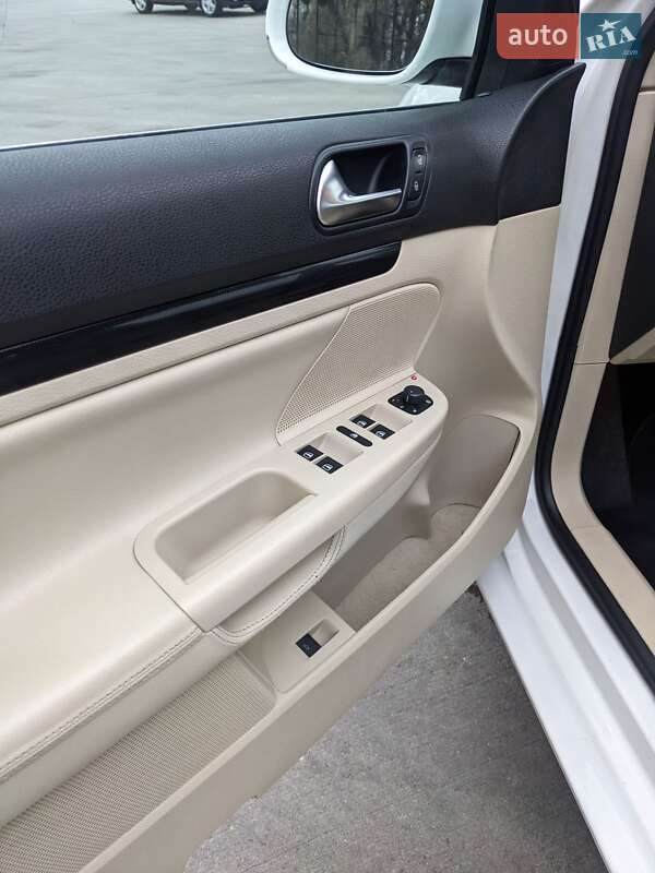 Универсал Volkswagen Jetta 2011 в Киеве фото 12 Универсал Volkswagen Jetta 2011 в Киеве