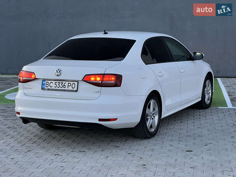 Седан Volkswagen Jetta 2016 в Львові