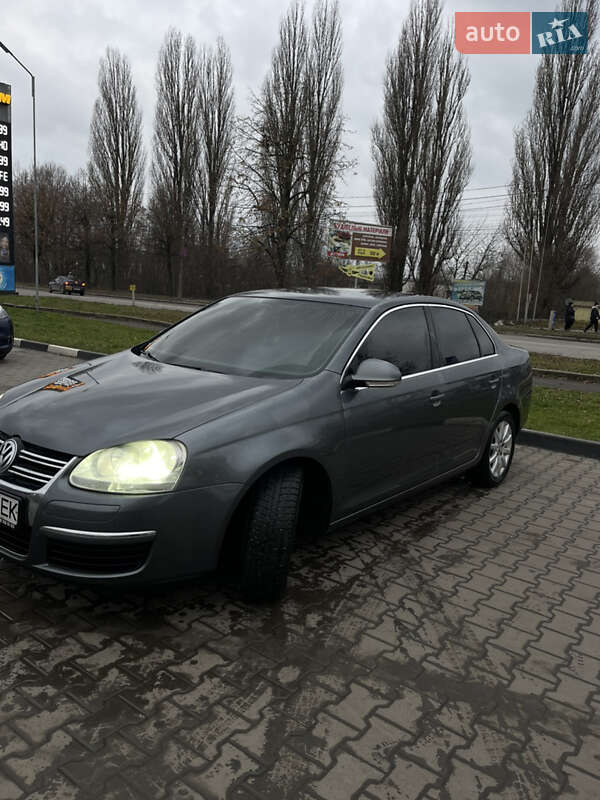 Седан Volkswagen Jetta 2010 в Хмельницькому