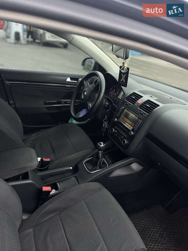 Седан Volkswagen Jetta 2010 в Хмельницькому