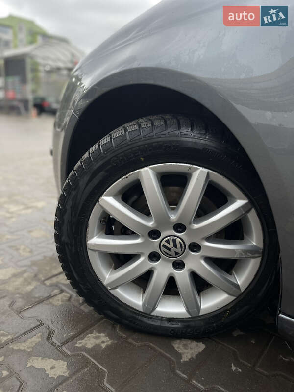 Седан Volkswagen Jetta 2010 в Хмельницькому