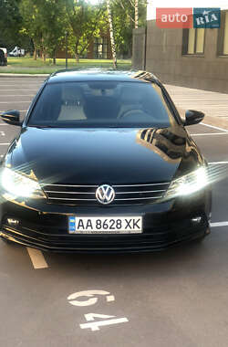 Седан Volkswagen Jetta 2015 в Киеве