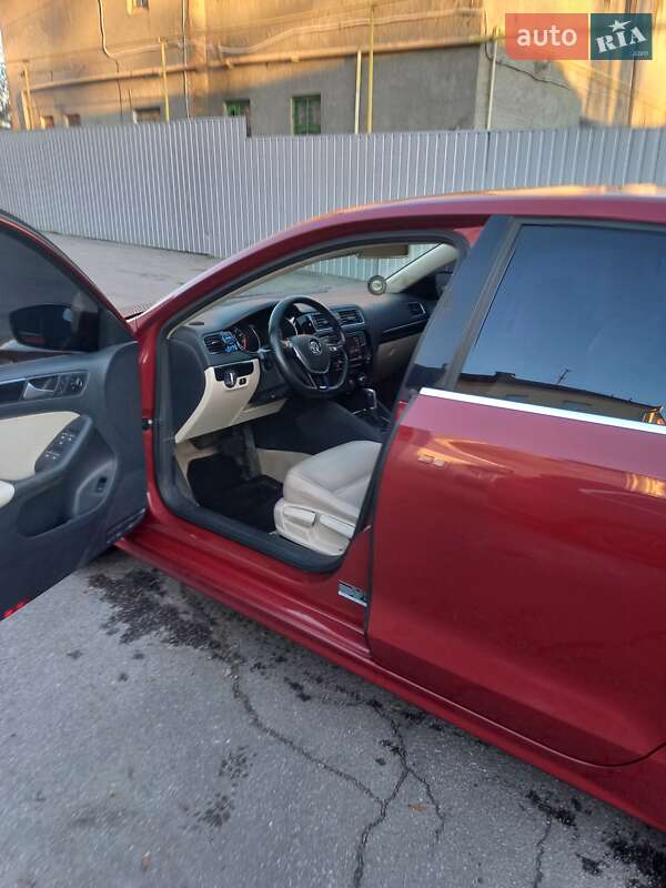 Седан Volkswagen Jetta 2016 в Кропивницькому