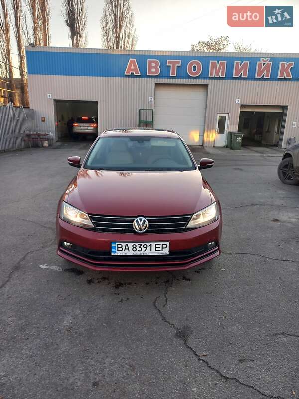 Седан Volkswagen Jetta 2016 в Кропивницькому