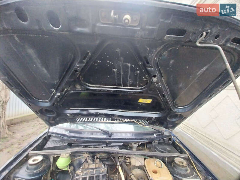 Седан Volkswagen Jetta 1989 в Черновцах