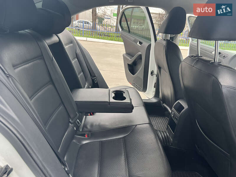 Седан Volkswagen Jetta 2014 в Одессе фото 18 Седан Volkswagen Jetta 2014 в Одессе