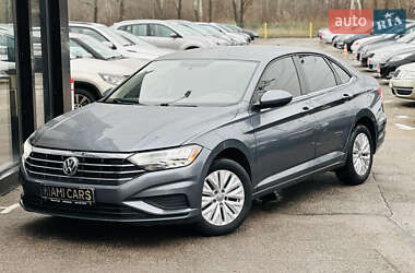 Седан Volkswagen Jetta 2018 в Харькове