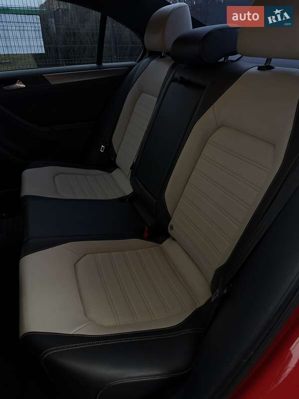 Седан Volkswagen Jetta 2016 в Полтаві